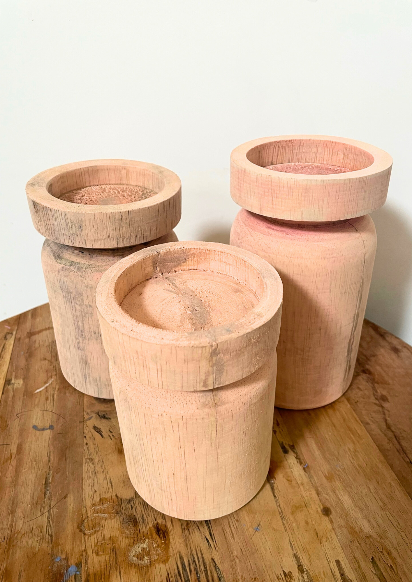 Portavela de madera naranja – P