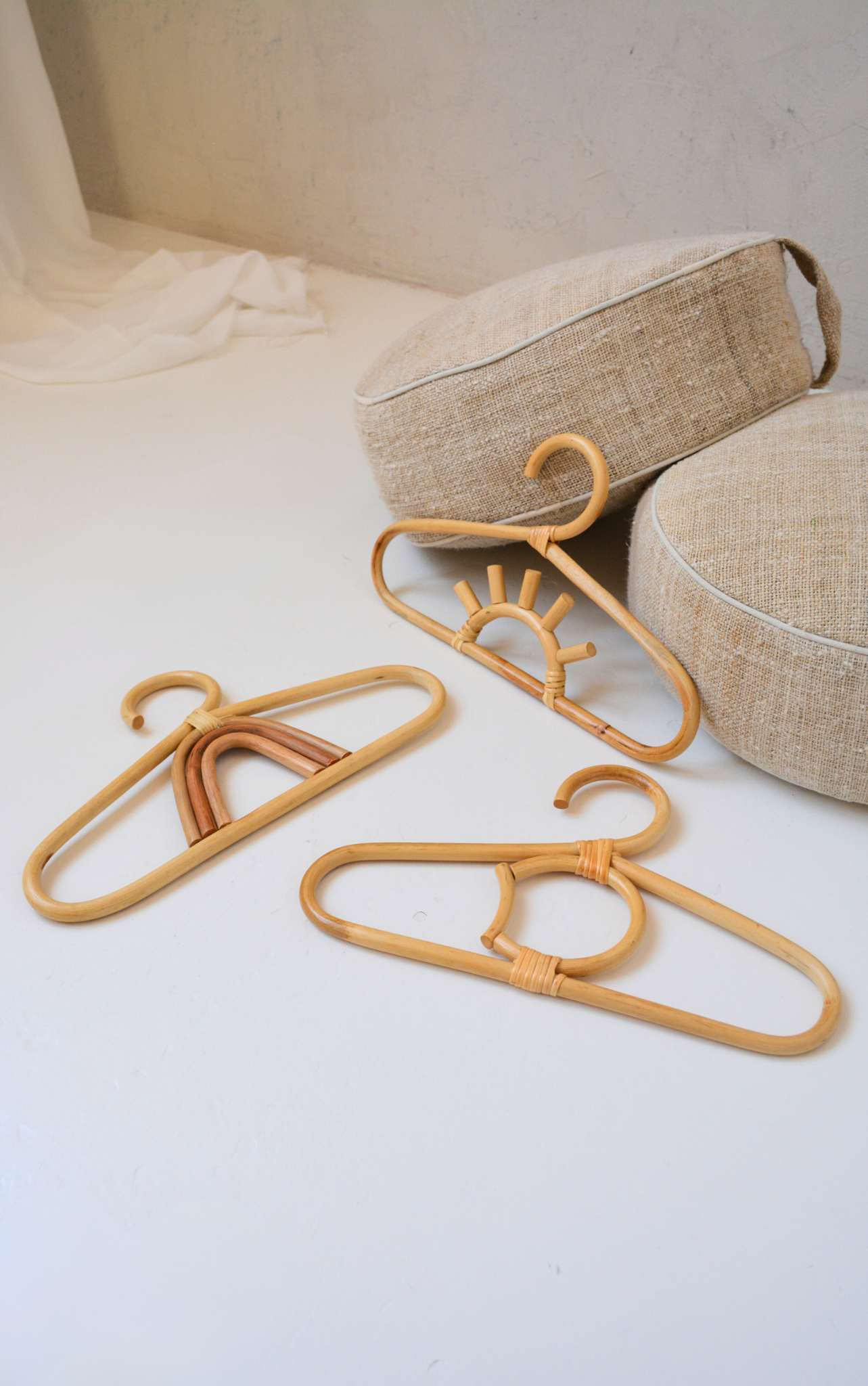 Percha de Ropa de Sol de Ratán – Hippie Monkey