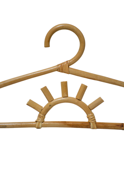 Percha de Ropa de Sol de Ratán – Hippie Monkey