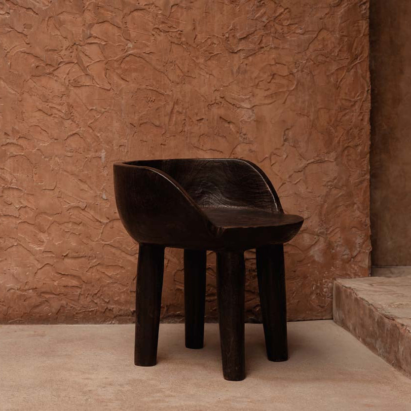 La silla baja Sit Happens - Nogal oscuro