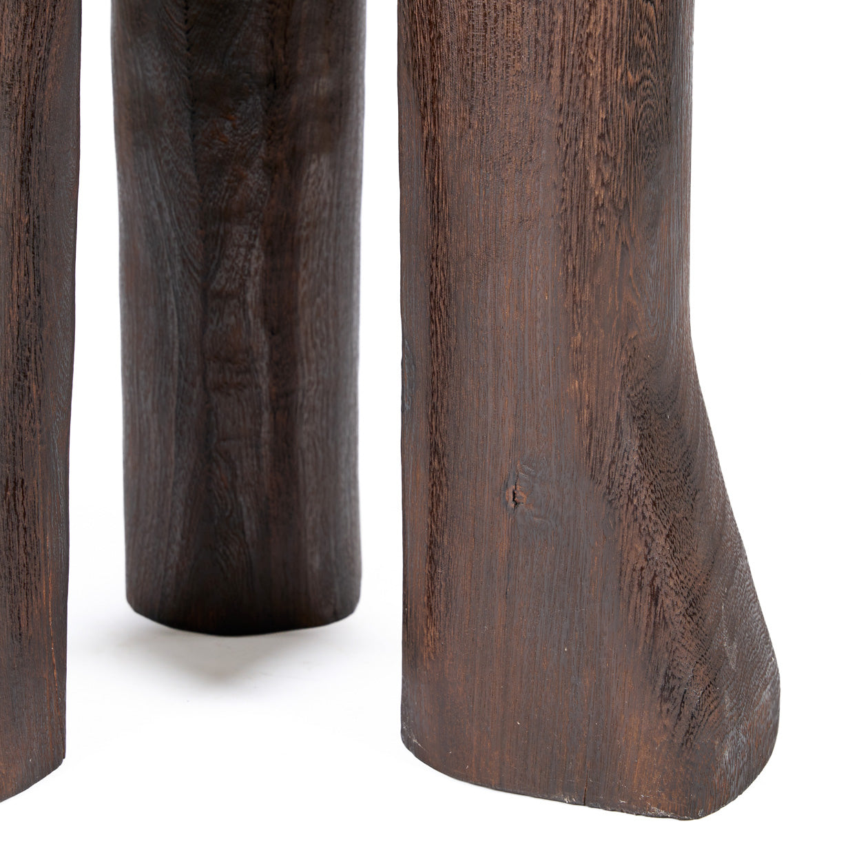 Mesa auxiliar Java con tres patas - Nogal oscuro