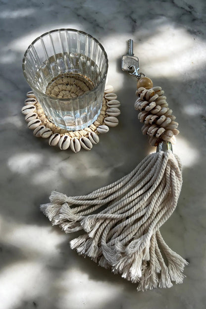 El posavasos de rafia con conchas - Natural