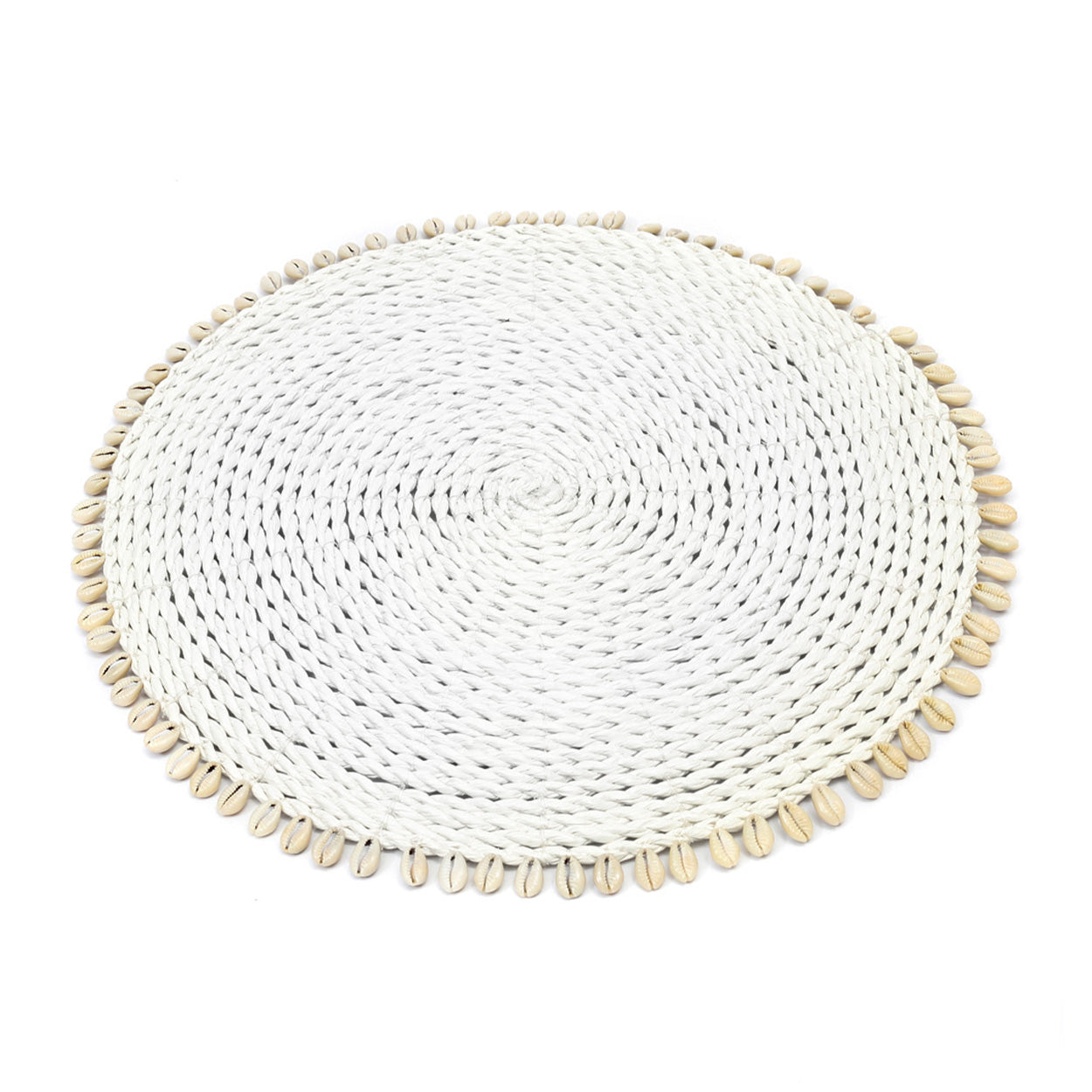 El mantel individual de hierba marina con concha - blanco