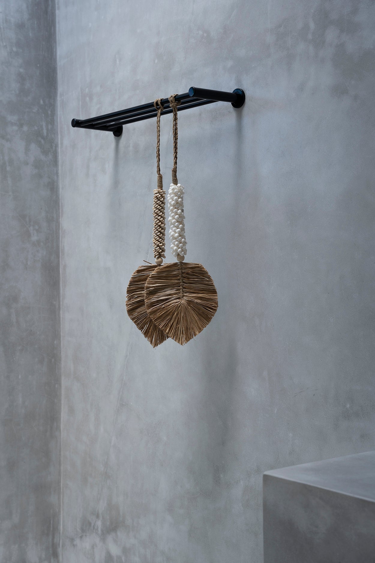 La brocha de rafia Shell - blanco/natural