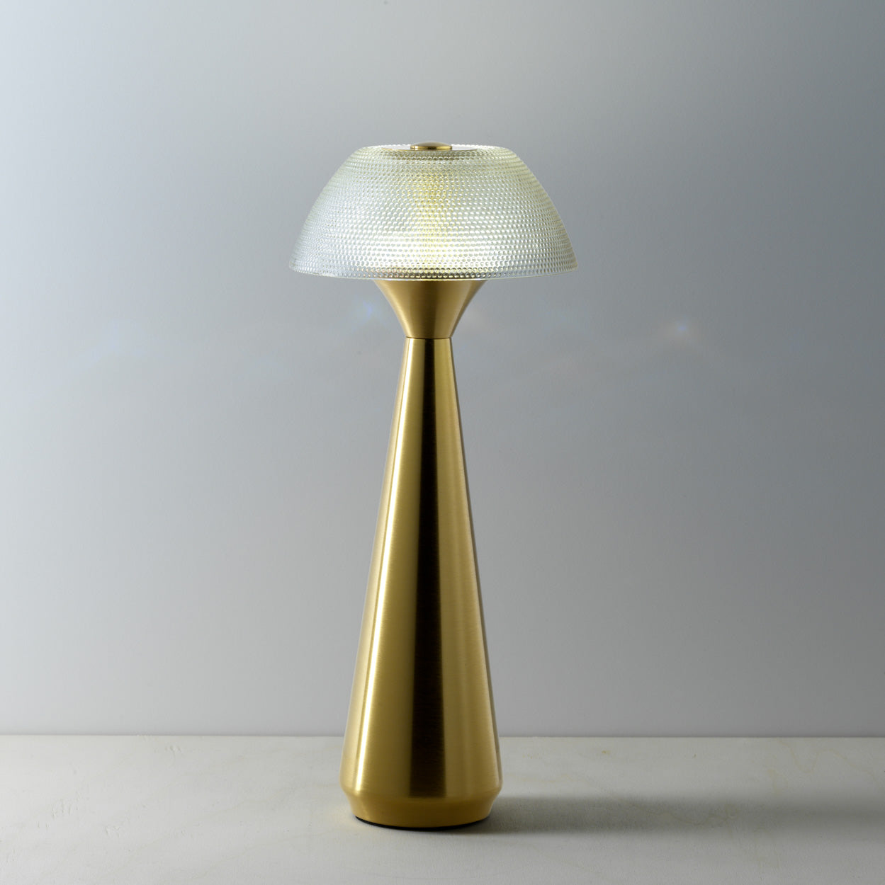 La lámpara de mesa LED Mushlampio
