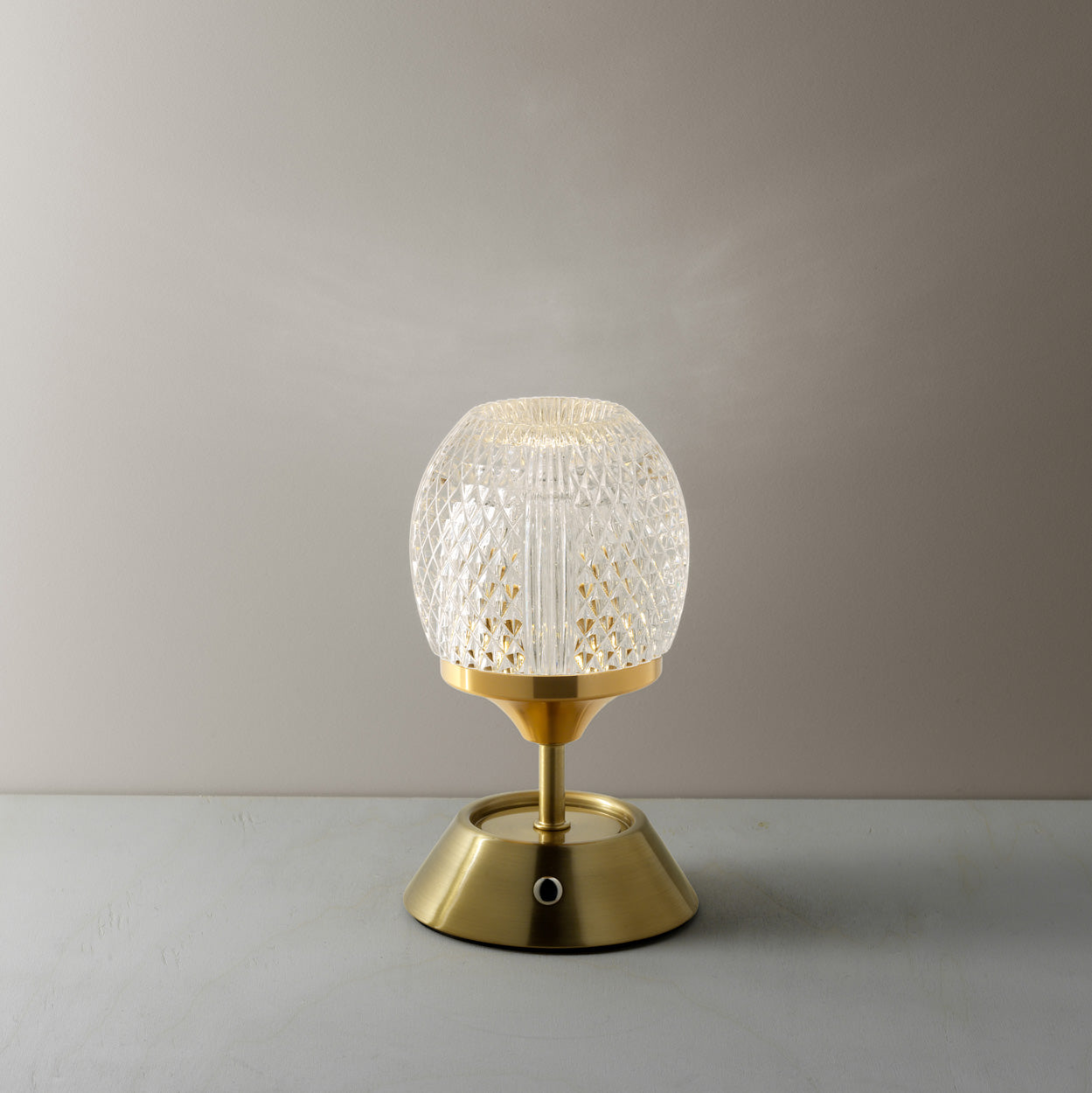 La lámpara de mesa LED Glow Sinatra