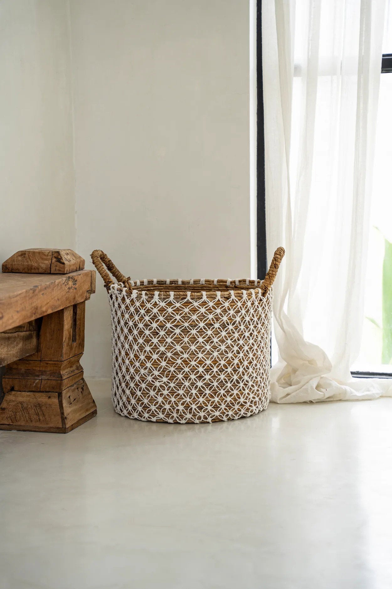 La cesta de macramé con punto de cruz - M