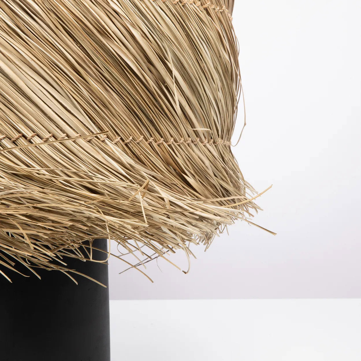 La lámpara de mesa Pandan - negro/natural
