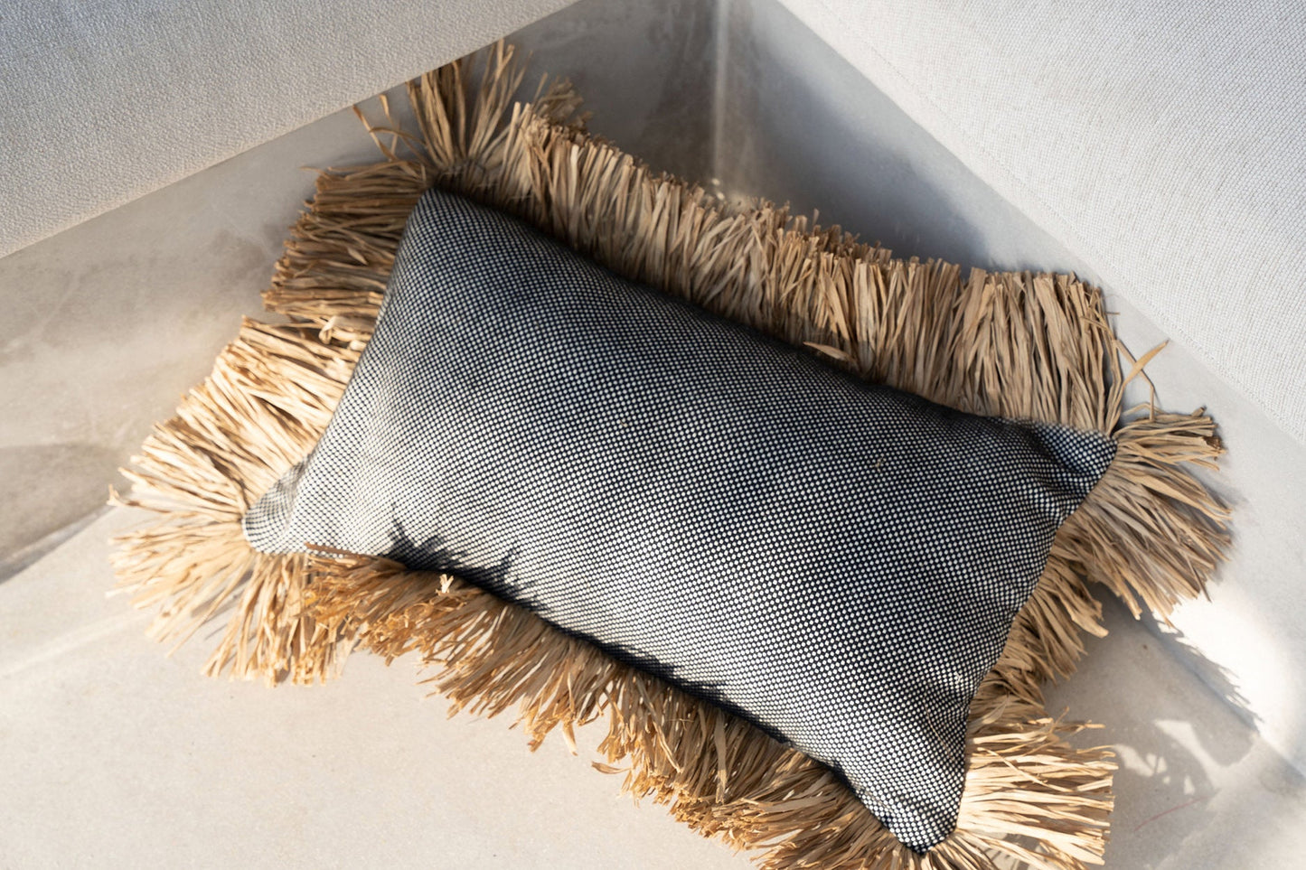 La funda de cojín Cotton Bonita - negro natural - 30x50