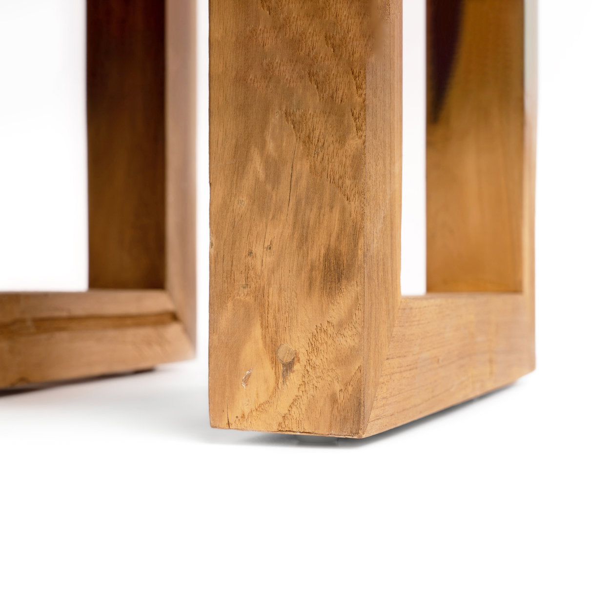 Mesa auxiliar de teca reciclada - natural