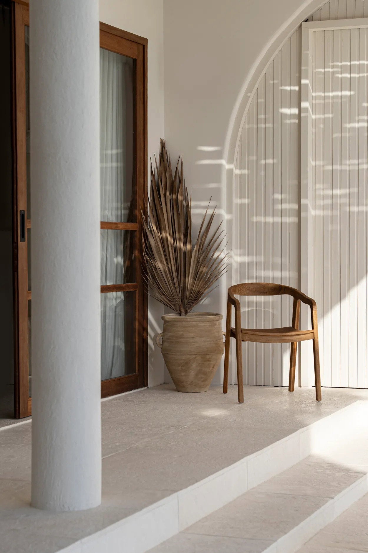 La silla de comedor Nihi Oka - exterior