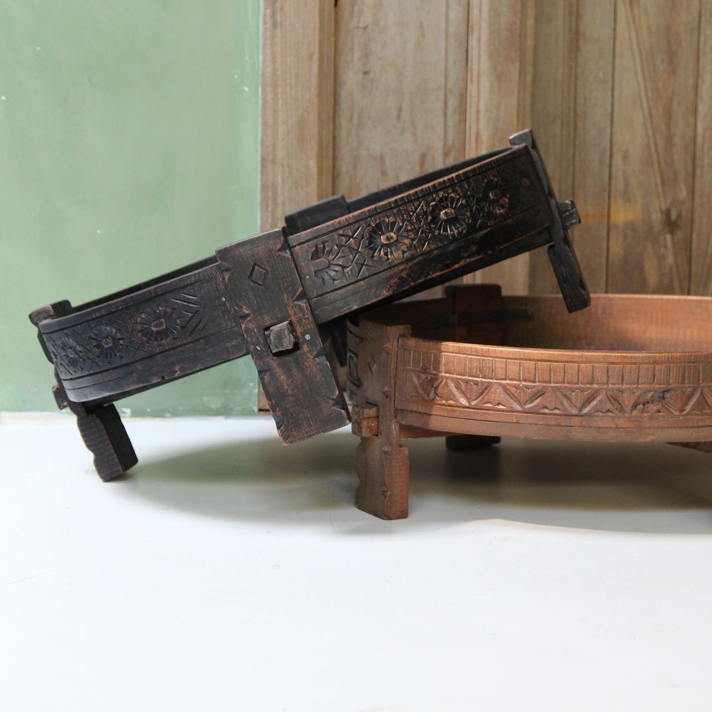 Mesa auxiliar Chakki negra - 73x73x25 cm